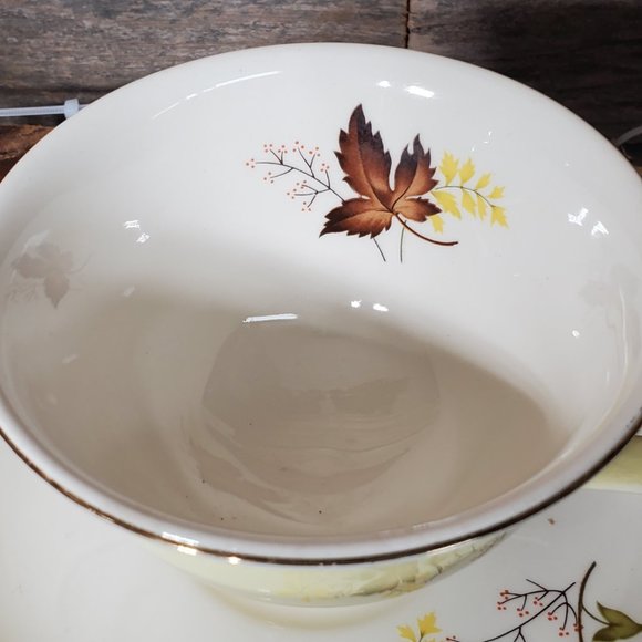 Taylor Smith & T Leaf O Gold Footed Cup and Saucer set - Yellow - Maple Leaf - Picture 5 of 6